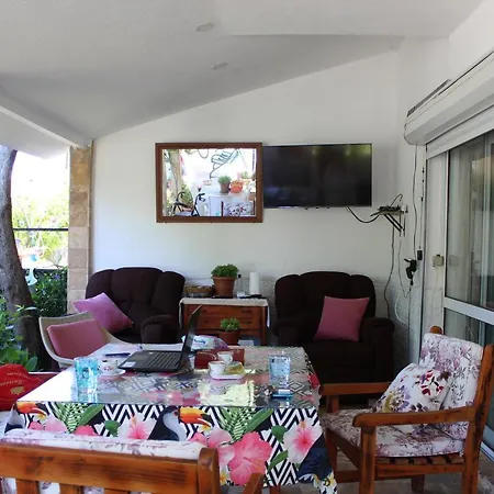 Inci Гостевой дом Кешме