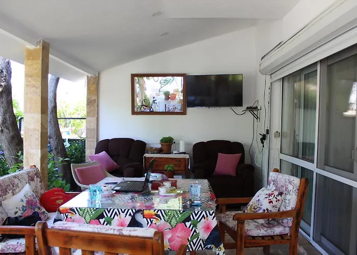 Inci Gasthuis Çeşme