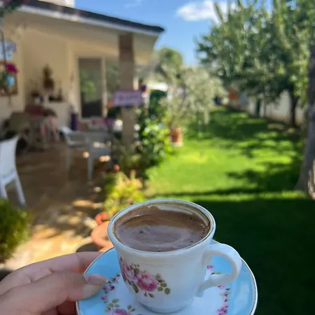 Inci Gasthuis Çeşme